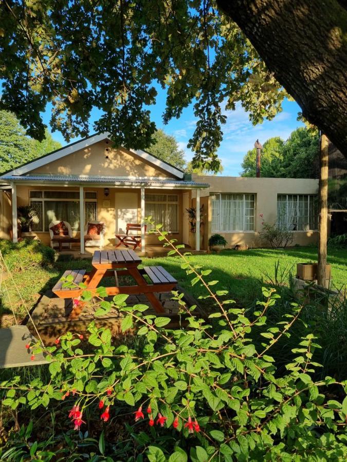 Yellowwood Cottage ヒメヴィル エクステリア 写真